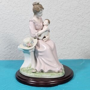 2003 Avon "Moments & Memories" Mother and Child